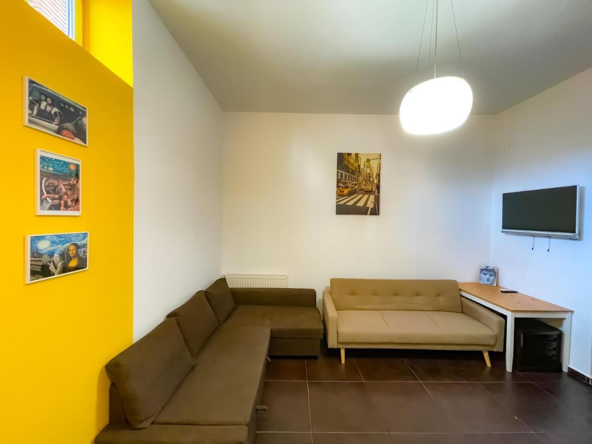 Cool Flat With Hot Tub In The Old Town Bucareste Exterior foto