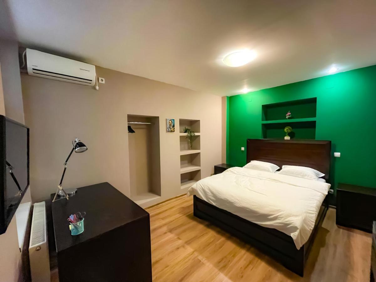 Cool Flat With Hot Tub In The Old Town Bucareste Exterior foto