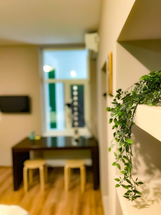 Cool Flat With Hot Tub In The Old Town Bucareste Exterior foto